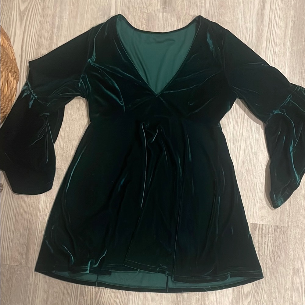 Elegant Dark Green Velvet Dress